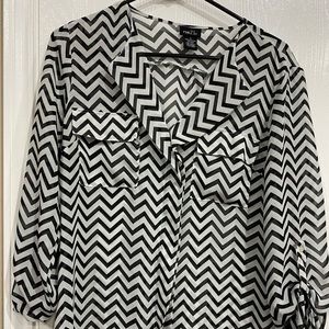 Chevron blouse with roll up 3/4 sleeves